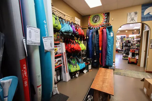 Sechelt, BC V0N 3A1,4330 Sunshine Coast HWY