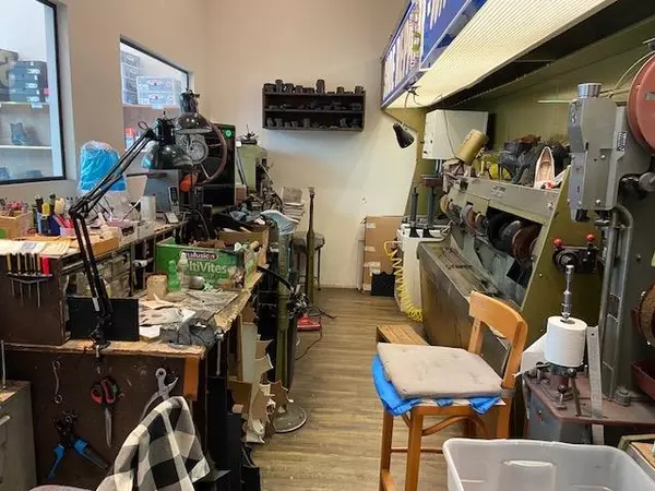 Langley, BC V3A 7E9,19705 Fraser HWY #432