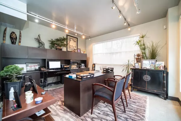 Port Moody, BC V3H 0B9,3266 St Johns ST