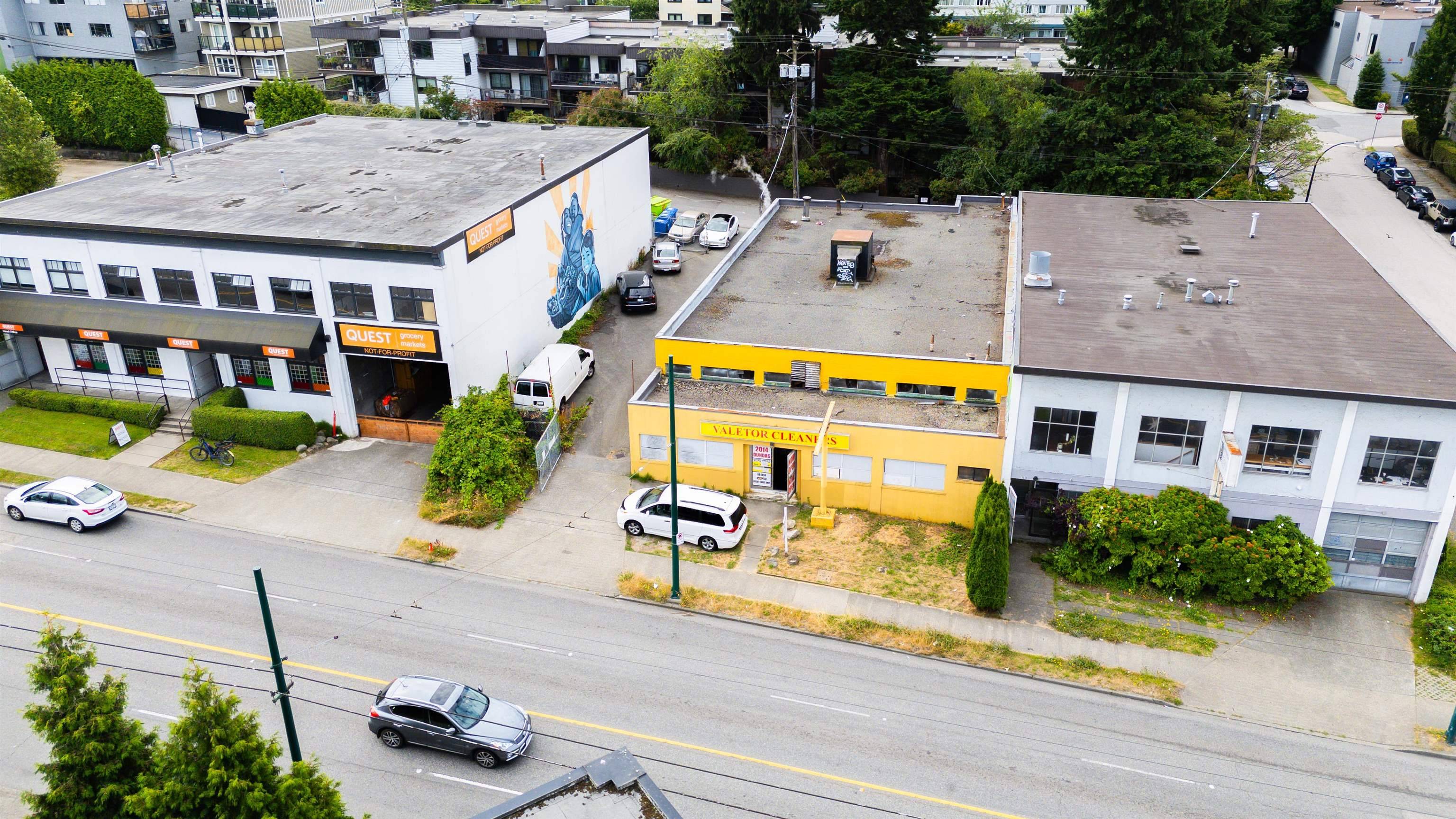 2014 Dundas ST, Vancouver, BC V5L 1J4