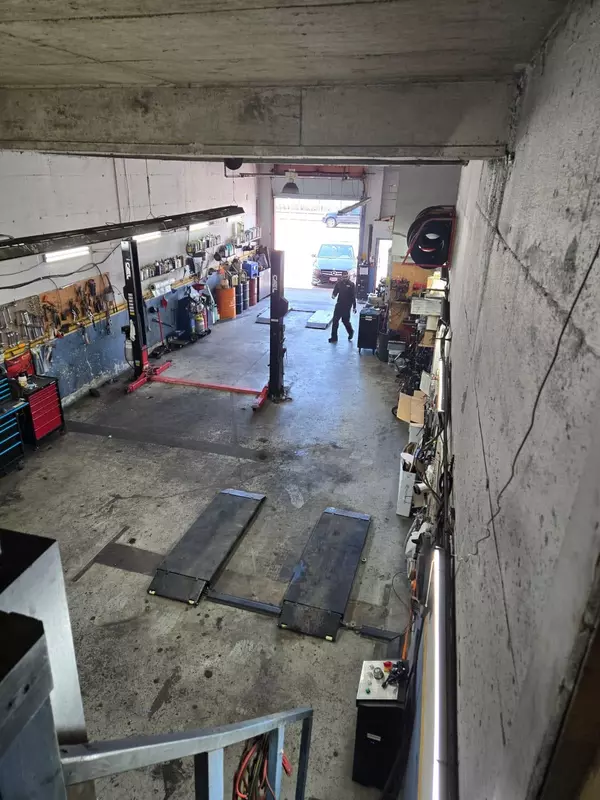 234 E Esplanade North Vancouver, BC V7L 1A3