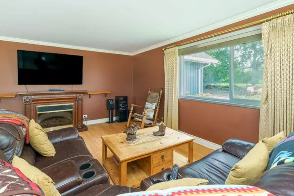 20254 Old Dewdney Trunk RD Pitt Meadows, BC V3Y 1Z1