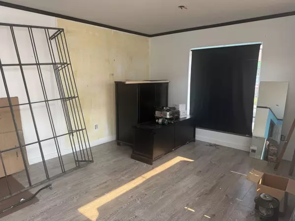 Chilliwack, BC V2P 4M7,9248 Main ST #D