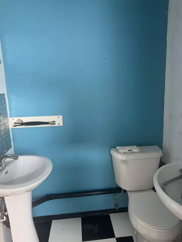 Chilliwack, BC V2P 4M7,9248 Main ST #D