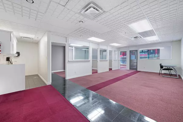 11680 Lloyd AVE #1 North Vancouver, BC V7P 2N6