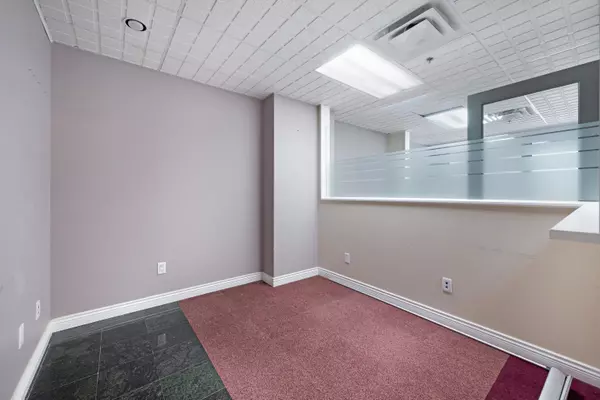 11680 Lloyd AVE #1 North Vancouver, BC V7P 2N6