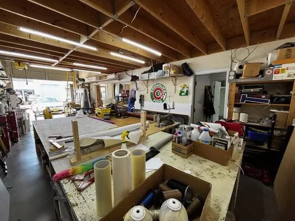 Port Coquitlam, BC V3C 6C2,1952 Kingsway AVE #408