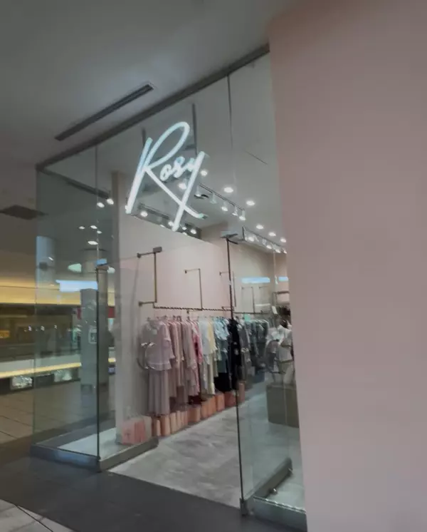 Richmond, BC V6X 4J7,4151 Hazelbridge WAY #3380