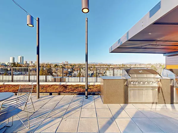 Vancouver, BC V5X 3A2,8250 Manitoba ST #364