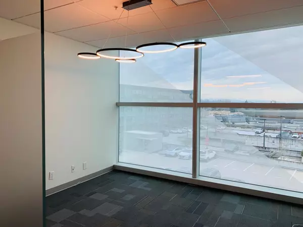 Richmond, BC V6X 0J8,4000 No. 3 RD #6080