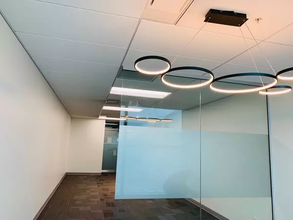 Richmond, BC V6X 0J8,4000 No. 3 RD #6080