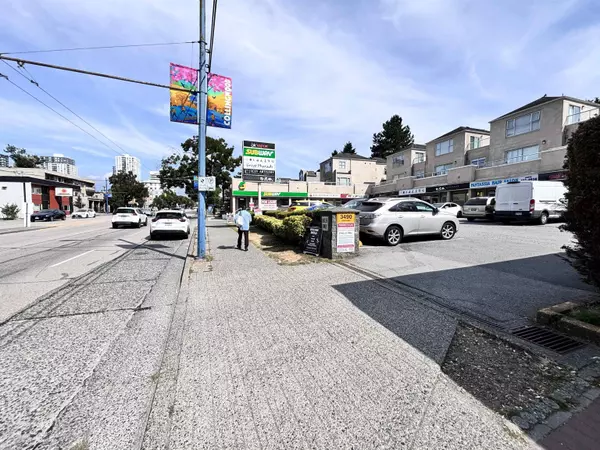 Vancouver, BC V5R 5L7,3490 Kingsway #10