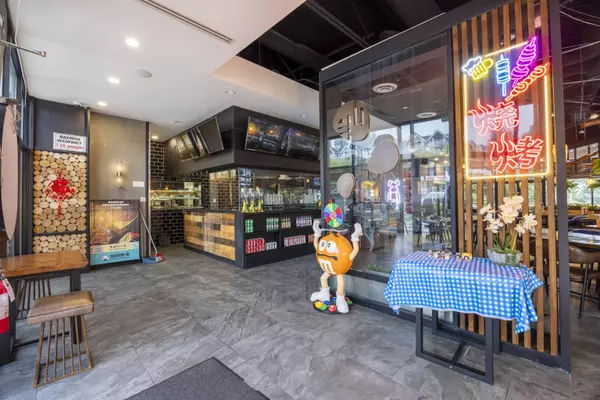 Coquitlam, BC V3E 3J7,1410 Parkway BLVD #F1