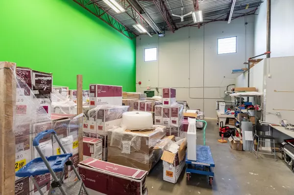 Port Coquitlam, BC V3C 6N2,2071 Kingsway AVE #704