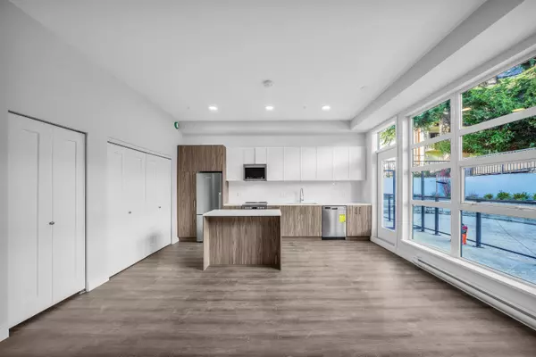 Burnaby, BC V5B 1R2,395 Ellesmere AVE #208