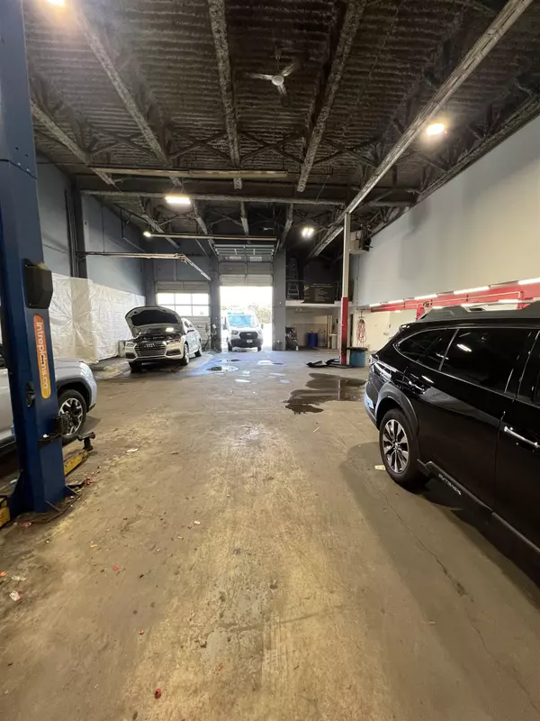 Vancouver, BC V6P 3S8,8828 Heather ST #111