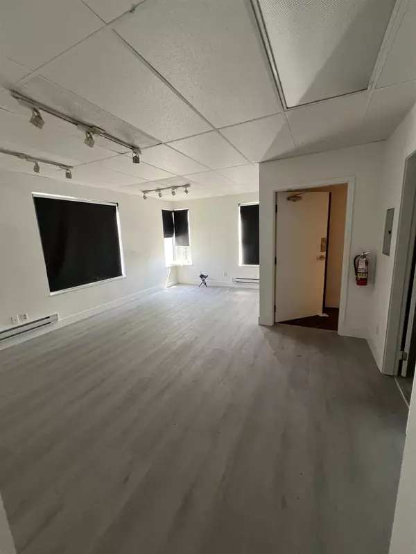 Vancouver, BC V6P 3S8,8828 Heather ST #112