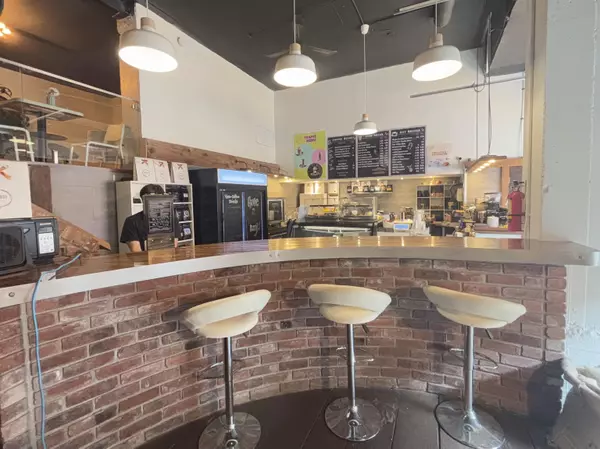 Columbia ST #416 New Westminster, BC V3L 1B1