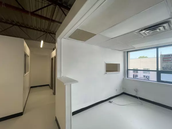 Port Coquitlam, BC V3C 6G5,1833 Coast Meridian RD