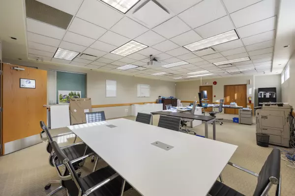 Mission, BC L6A 4R9,32423 Lougheed HWY #201