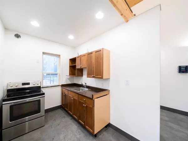 17430 Kennedy RD Pitt Meadows, BC V3Y 1Z1