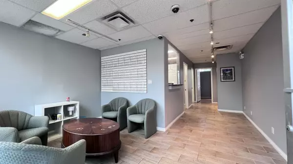 8260 Westminster HWY #2220, Richmond, BC V6X 3Y2