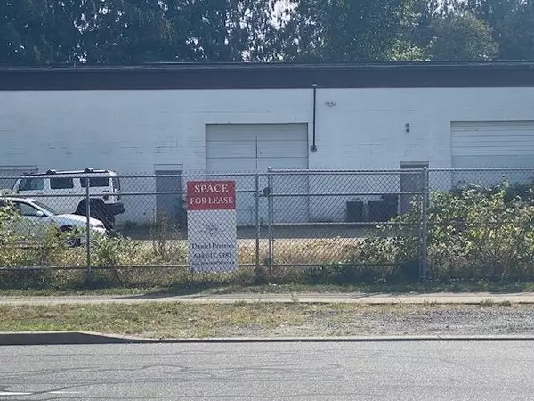 1967 E Queen #B, Abbotsford, BC V2T 6J2