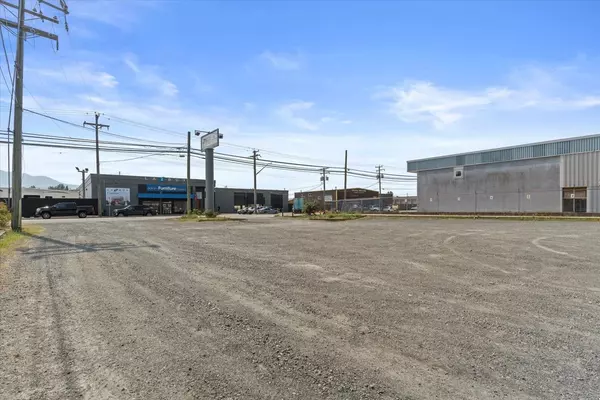 Chilliwack, BC V2R 4H3,44755 Yale RD