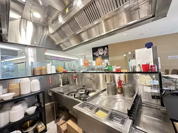 Richmond, BC V6X 0J8,4000 No. 3 RD #3310