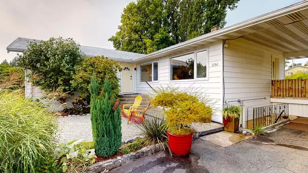 Sechelt, BC V0N 3A0,5754 Cowrie ST