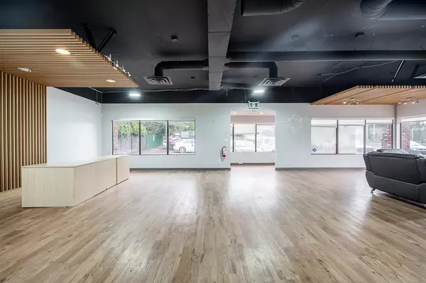 Langley, BC V3A 4H1,21697 Fraser HWY