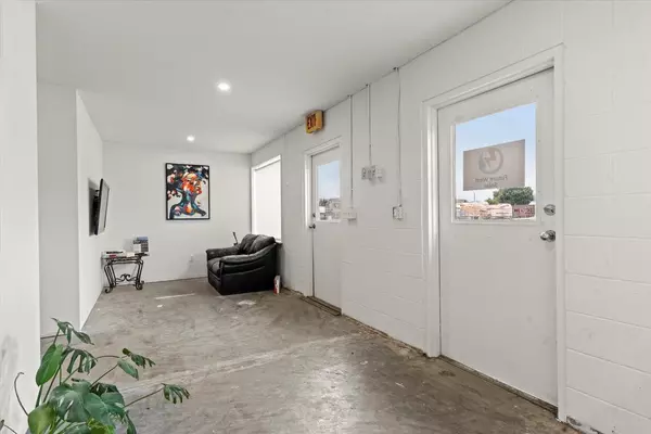 8950 Young RD #601 & 604 Chilliwack, BC V2P 7X9