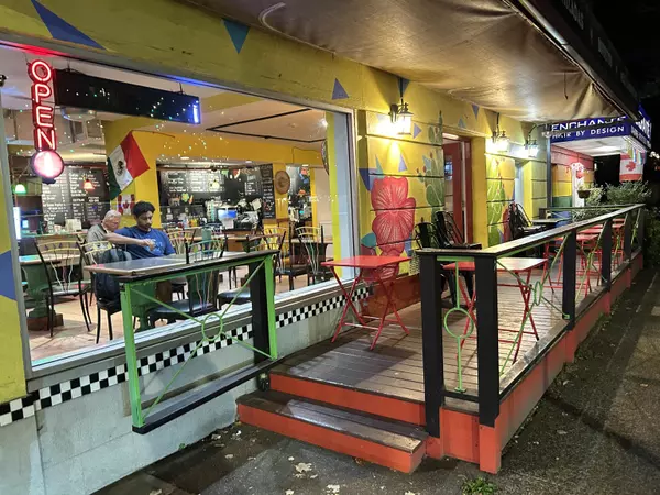 Vancouver, BC V6G 2L7,805 Denman ST