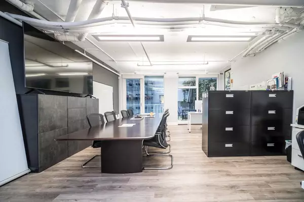 Vancouver, BC V6B 0M6,777 Richards ST #605