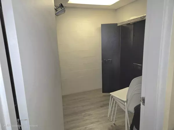 2922 Glen DR #208 Coquitlam, BC N0N 0N0