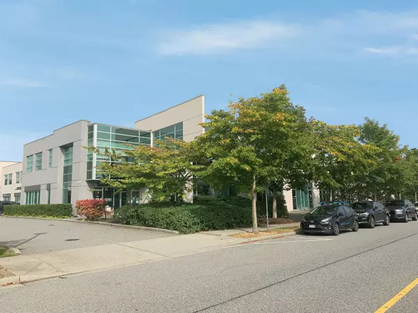 828 Harbourside DR #112 North Vancouver, BC V7P 3R9