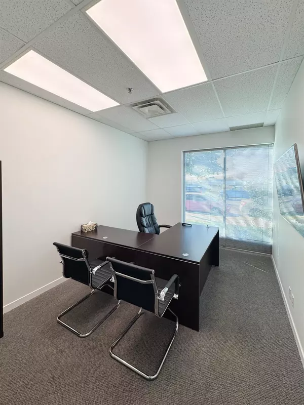 North Vancouver, BC V7P 3R9,828 Harbourside DR #112