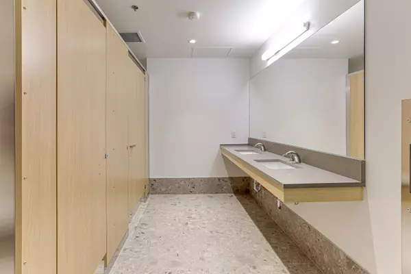 2992 Glen DR #404 Coquitlam, BC V3B 0A3