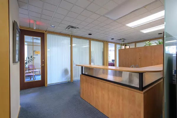 Delta, BC V4K 2T8,1530 56 ST #300