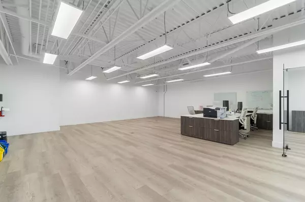 Vancouver, BC V6P 4B9,9030 Oak ST