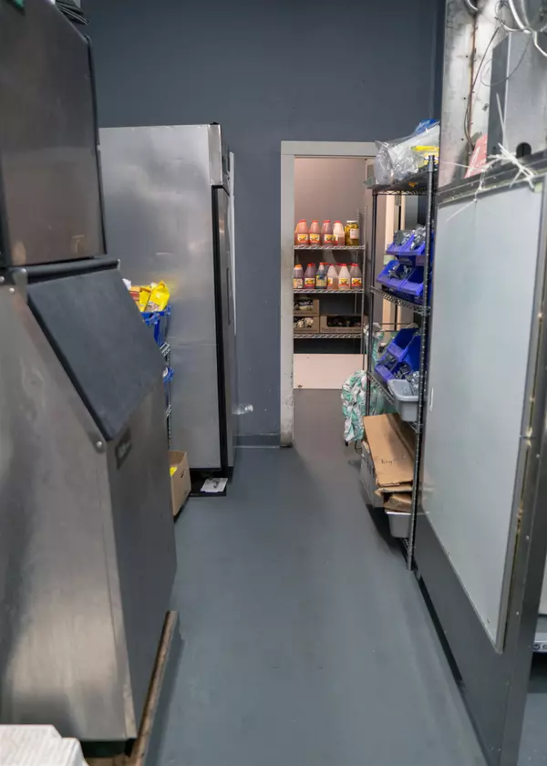 Port Coquitlam, BC V3B 3N4,3266 Coast Meridian RD