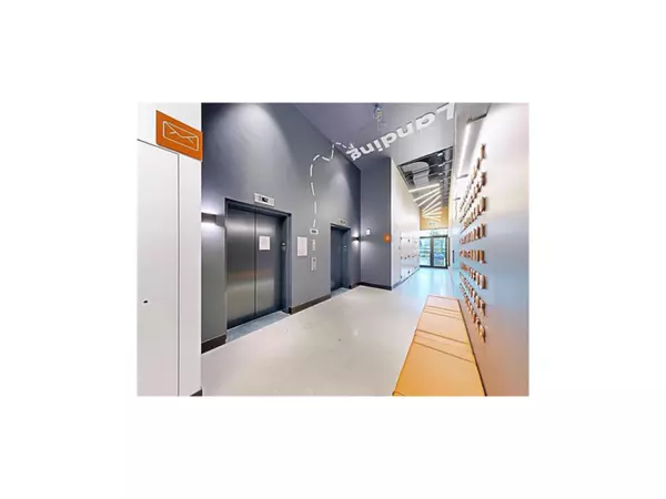 Vancouver, BC V5X 3A2,8250 Manitoba ST #370