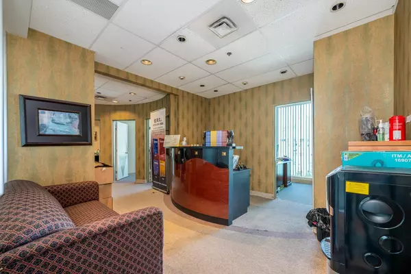 6081 No. 3 RD Richmond, BC V6Y 2B2