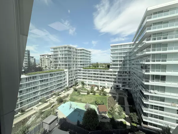 Richmond, BC V6Y 0L4,6388 No. 3 RD #945