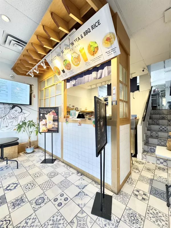 45XX W 10th AVE, Vancouver, BC V6R 2J1