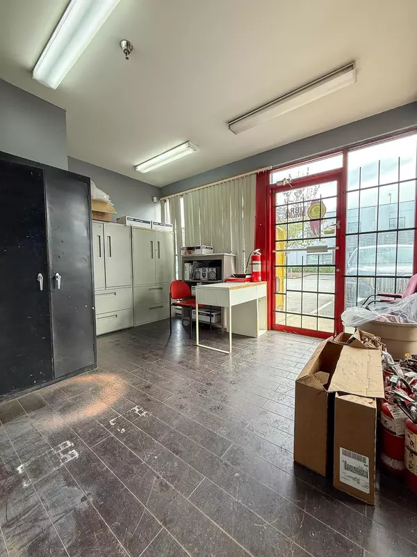 Port Coquitlam, BC V3C 2M8,1740 Broadway ST #10