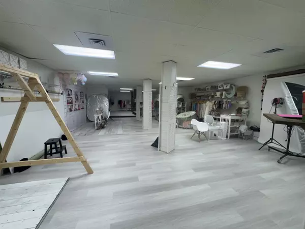 Mission, BC V2V 1E3,33175A N Railway AVE