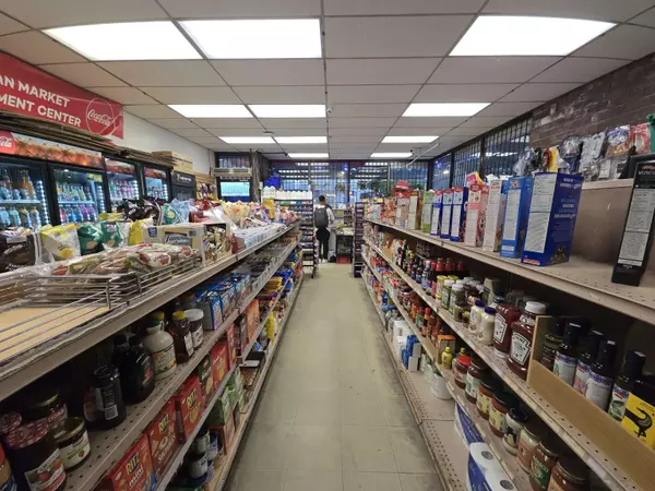 Vancouver, BC V6G 2M1,940 Denman ST