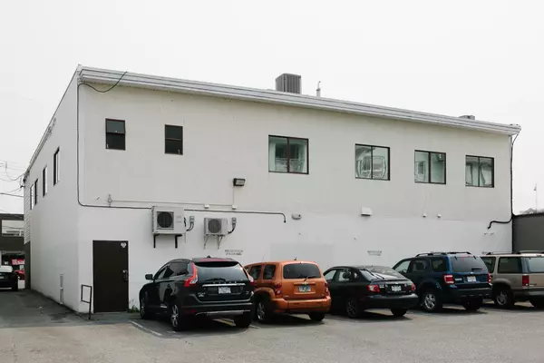 9245 Main ST, Chilliwack, BC V2P 4M8