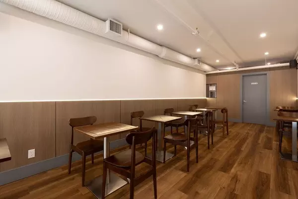 Vancouver, BC V6K 2G6,2815 W Broadway